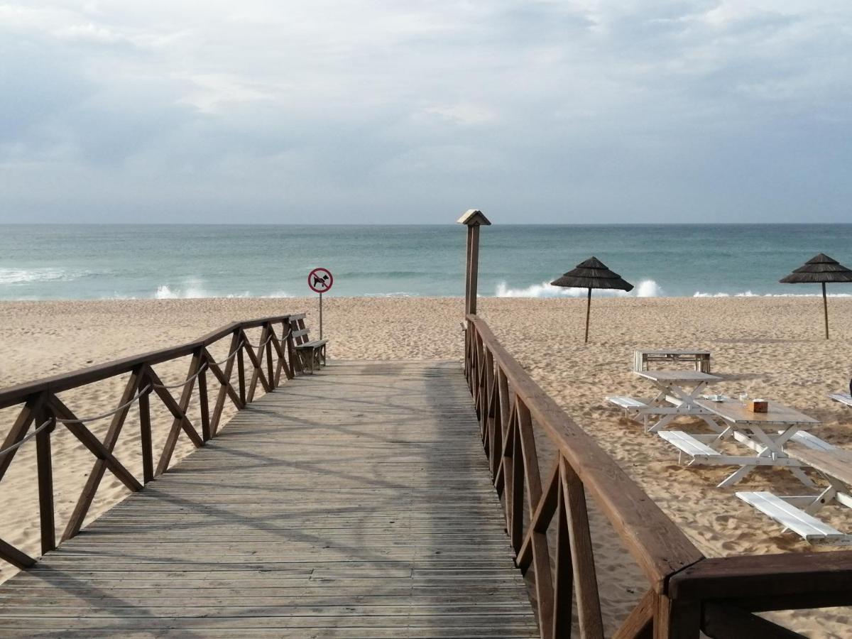 Apartment By The Beach Praia Da Areia Branca Лорінян Екстер'єр фото
